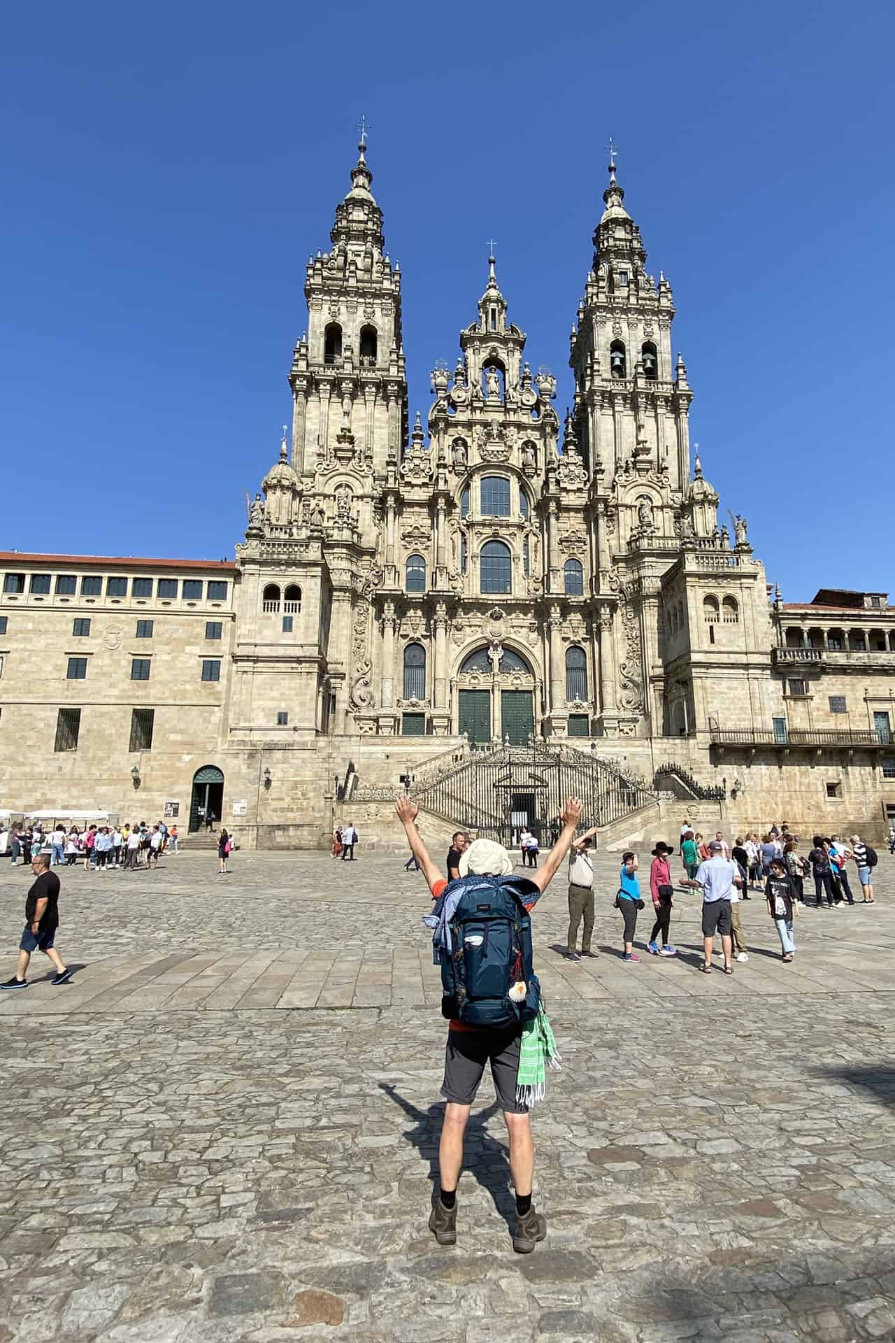 Tom Boheme vor der beeindruckenden Kathedrale von Santiago de Compostela.